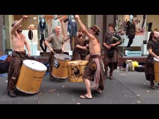 scottish drummers and pipers