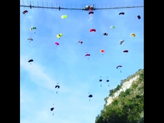 mass jump with parachutes