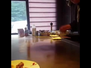 cool egg trick from a chinese chef