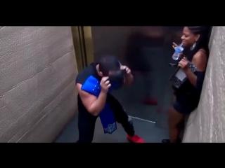 mortal kombat in the elevator © video