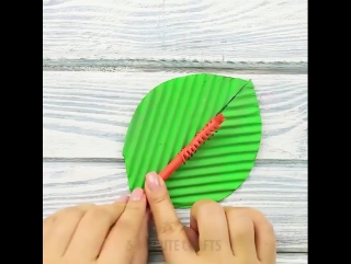 all sorts of cool things with juice straws © video