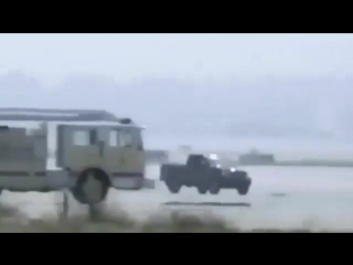 the driver put his car instead of the aircraft landing gear © video