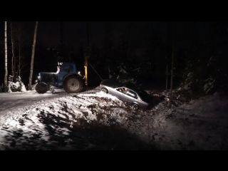 tractor driver rushes to the rescue © video