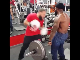 black bodybuilder's rough workout © video