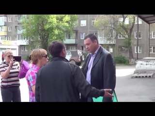 the future mayor communicates with voters © video