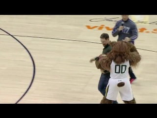 a fan nails the top during an nba halftime break © video